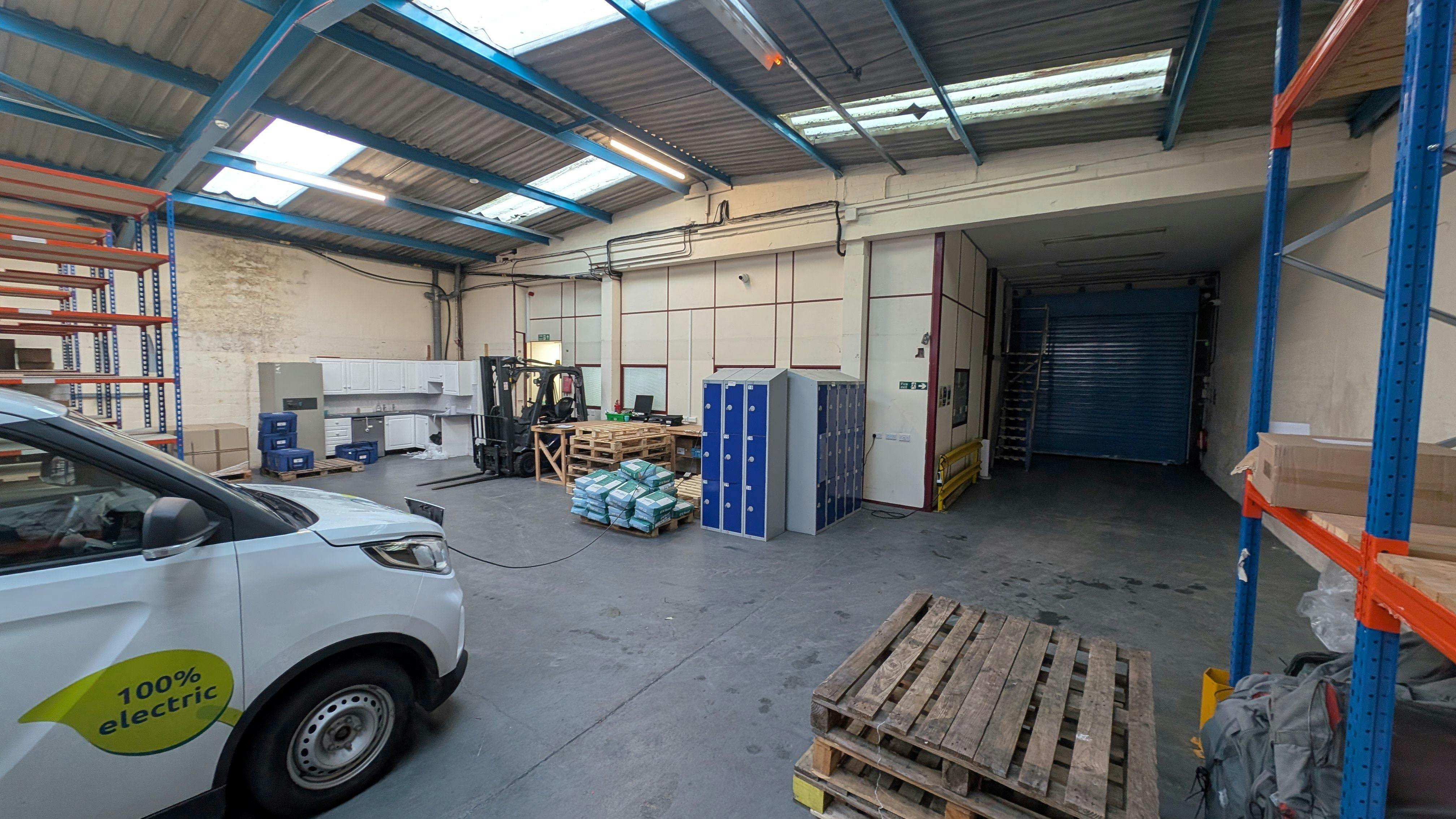 Industrial Unit in Southampton - photo 4