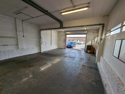 10-14 Cherry Street, Woking, Industrial / Light Industrial / Trade Counter To Let - PXL_20230913_091145393.MP.jpg