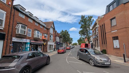 8 Broad Street, Wokingham, Retail Lease Assignment - PXL_20250704_104300882.jpg