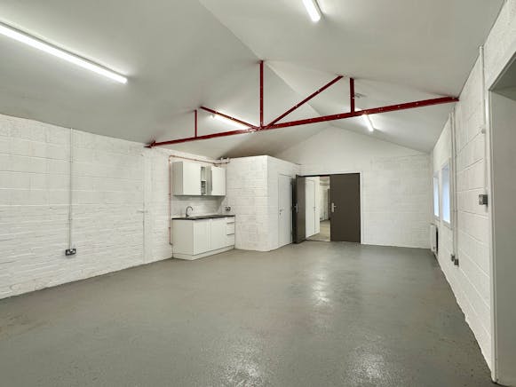 The Old Garage, Units 1-2 Dyers Hall Farm, Harlington, Industrial / Office / Other To Let - IMG_6589.JPG