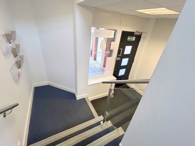 Suite 4, Binfield, D1 / Office To Let - Entrance ii.jpg