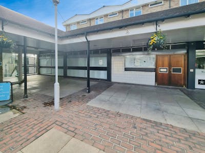 8 The Vineyards, Great Baddow, Retail To Let - 4ce9049d20220401_145003.jpg