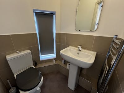 8 The Crescent, Spalding, Retail To Let - 6.jpg