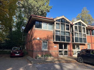 Unit 1, Wellington Business Park, Crowthorne, Offices To Let - 16.jpg