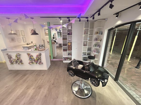 4 Eleanors Cross, Dunstable, Retail To Let - processed07C8610B3336416AA6484930093DF44A.jpeg