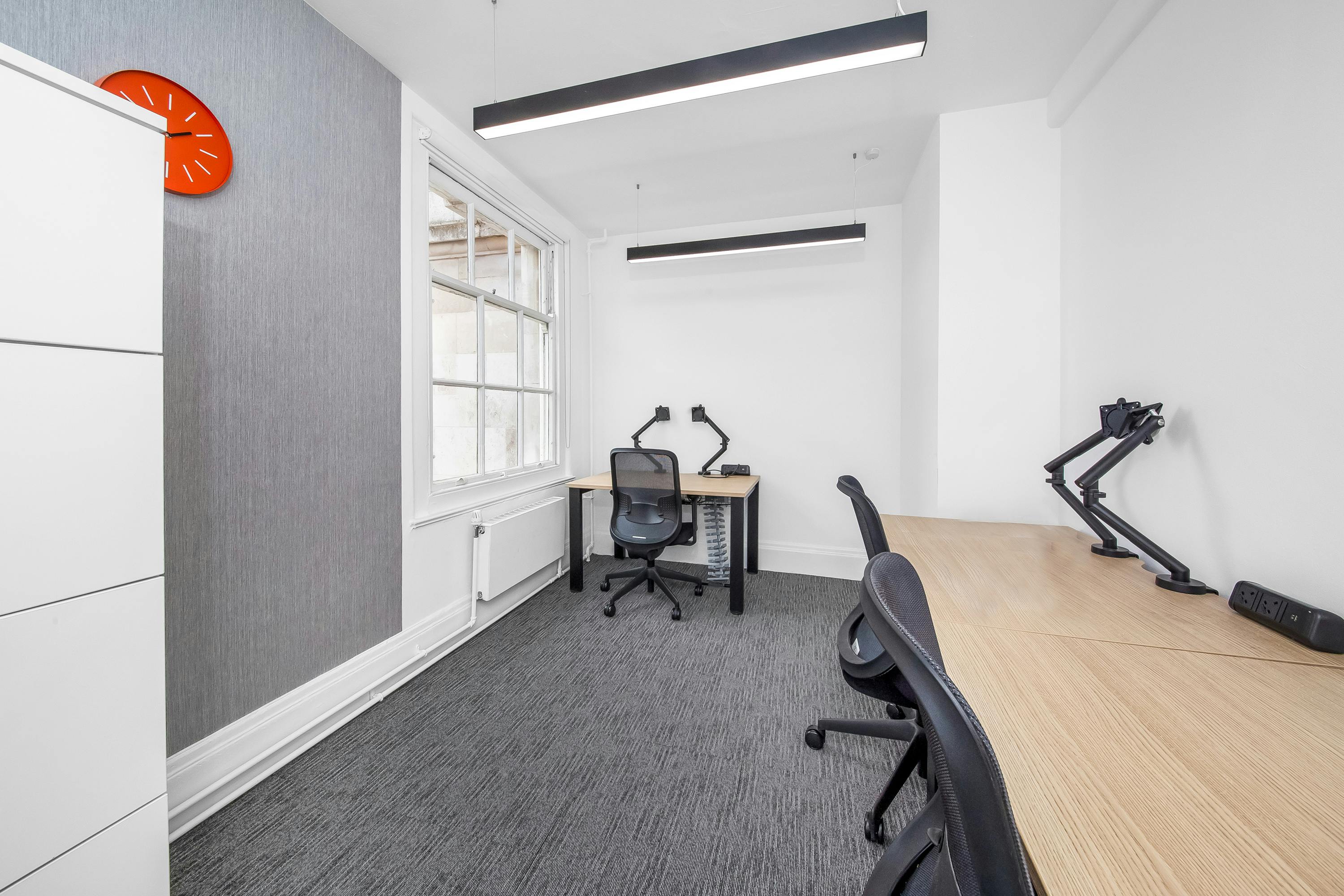 Room 418, 162-168 Regent Street, London, Office To Let - MG_0071b.jpg