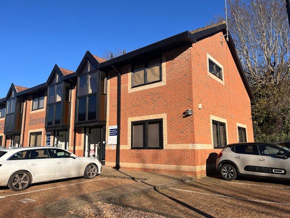 Ground Floor 19 Chiltern Court, Asheridge Road, Chesham, Offices To Let - WhatsApp Image 20251125 at 104627_a0957336.jpg