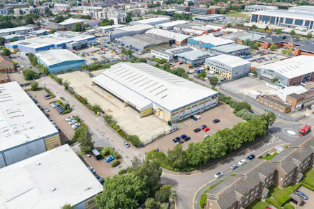 Unit 5, Hertsmere Industrial Estate, Borehamwood, Distribution Warehouse / Industrial / Warehouse Lease Assignment - AL Borehamwood 23.jpg