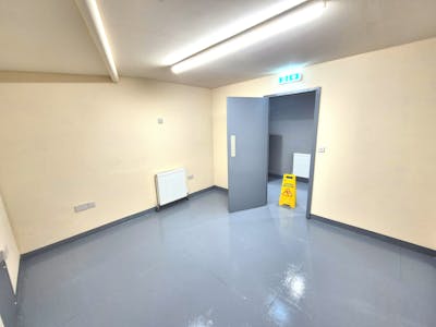 Unit 4, Woodpecker House, Brookfield Industrial Estate, Glossop, Industrial/Logistics To Let / For Sale - 20250728_094931.jpg