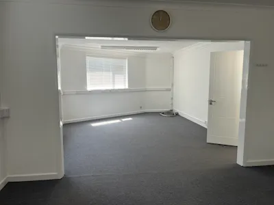 Linchmere Place, Ifield, Crawley, Industrial / Light Industrial To Let - WEB IMG_0776.JPG