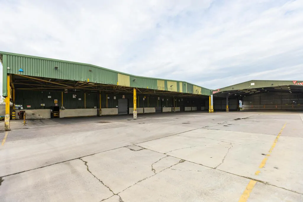 Modal 21, Adlington Business Park, Macclesfield, Industrial To Let - Yard.jpeg