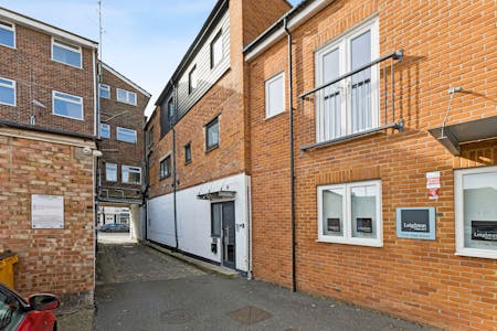 Second Floor Offices, 79-81 High Street, Marlow, E (Commercial / Business / Service) / Office To Let - 104744 - Second floor office  (22).jpg