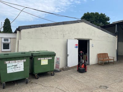 Unit 3b, Uckfield, Industrial / Retail To Let - 3b.jpg