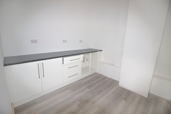 8 North Road, Southall, Industrial / Warehouse To Let - 4.jpg