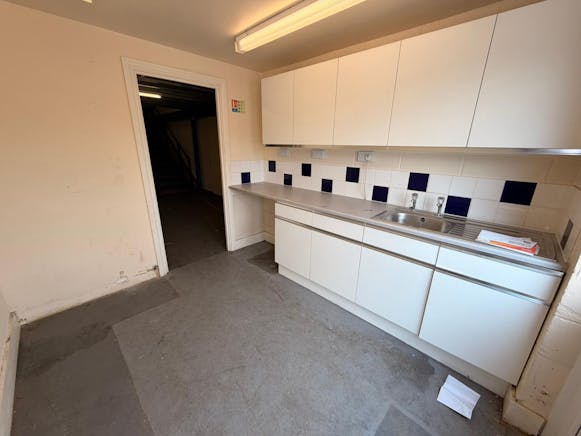 11 Rosshill Industrial Park, Southend-on-Sea, Industrial To Let - WhatsApp Image 2026-05-11 at 16.11.27.jpeg