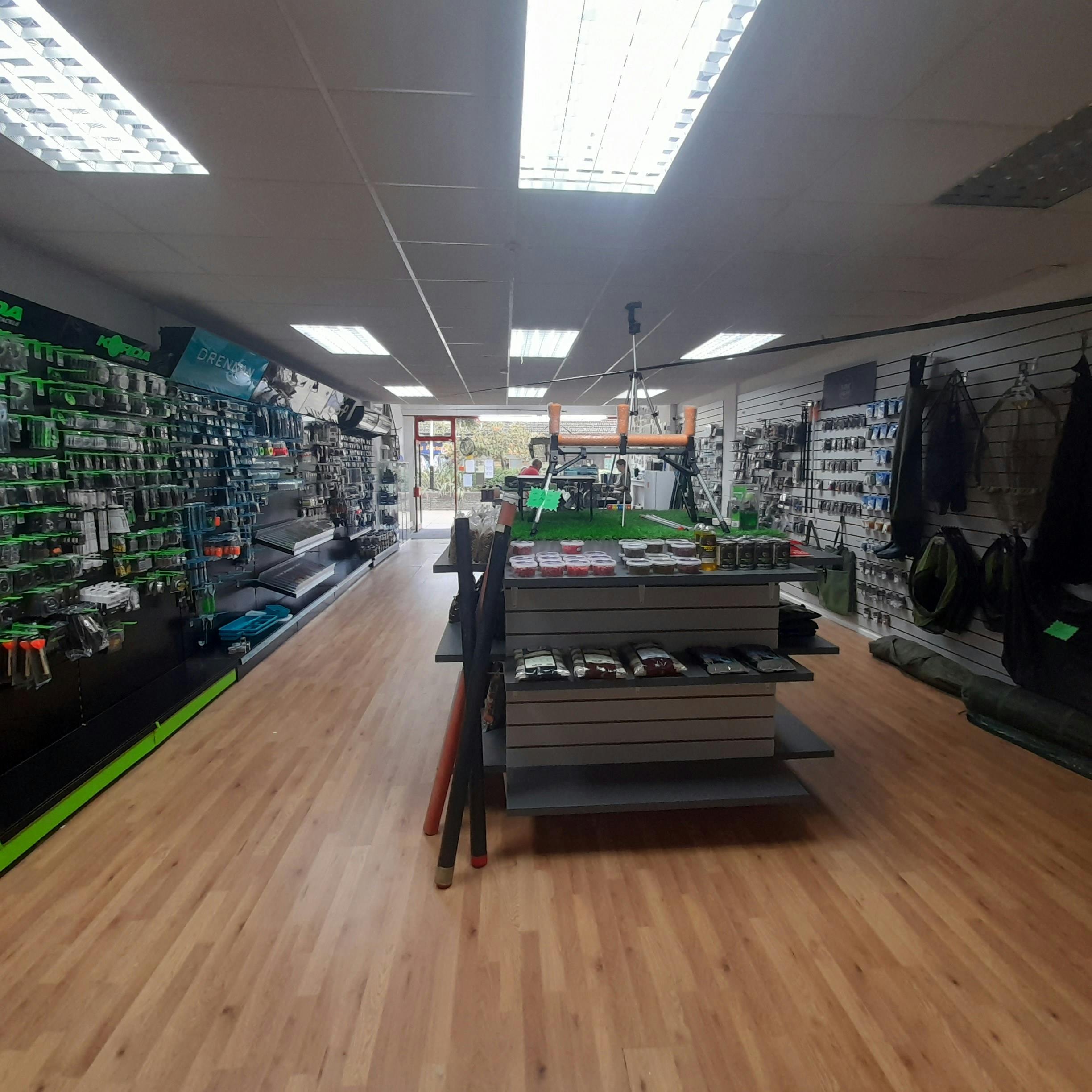 Unit 5, Chineham Shopping Centre, Basingstoke, Retail To Let - 20220817_102909.jpg