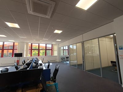 Platinum House, Crawley, Office To Let - 1000004797.jpg