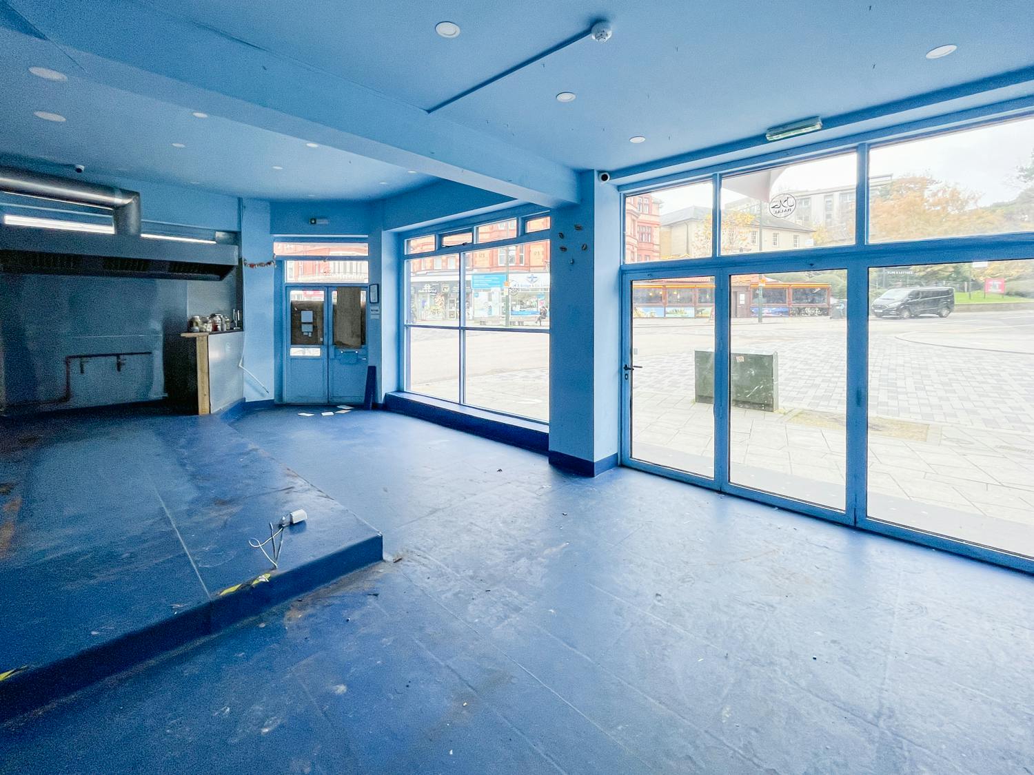Retail/Shop in Bournemouth - photo 3