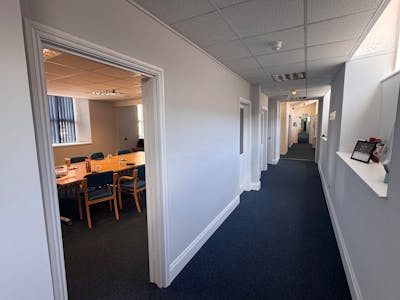 4B Linen Yard, Crewkerne, Office To Let - IMG_2405.JPG