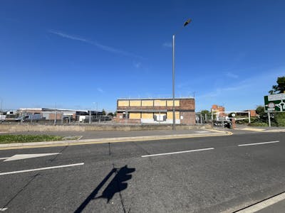 Former Lloyds Bank, 2 Gatehouse Road, Aylesbury, E (Commercial / Business / Service) For Sale - IMG_2927.JPG