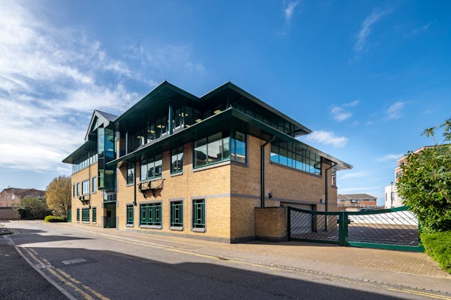 Global House, Chertsey, Offices To Let - CHERT_003.jpg