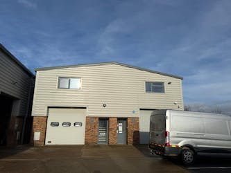 Unit 8 Park Gate Business Centre, Southampton, Industrial / Warehouse To Let - WhatsApp Image 2026-01-16 at 14.17.18.jpeg - More details and enquiries about this property