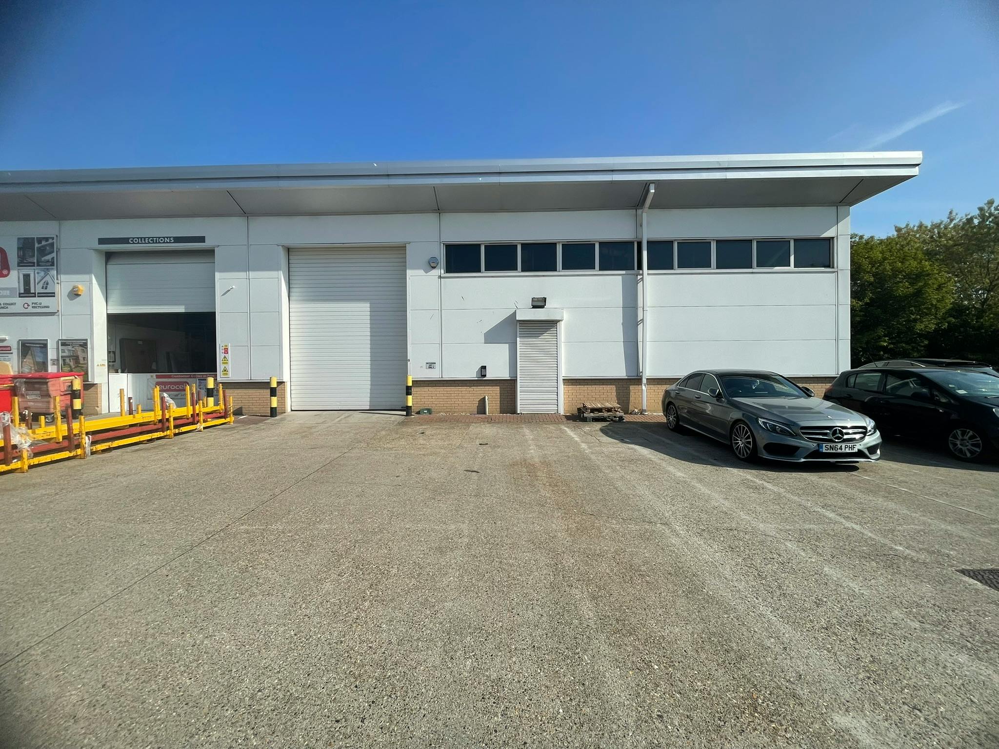 Industrial Unit in London - photo 2