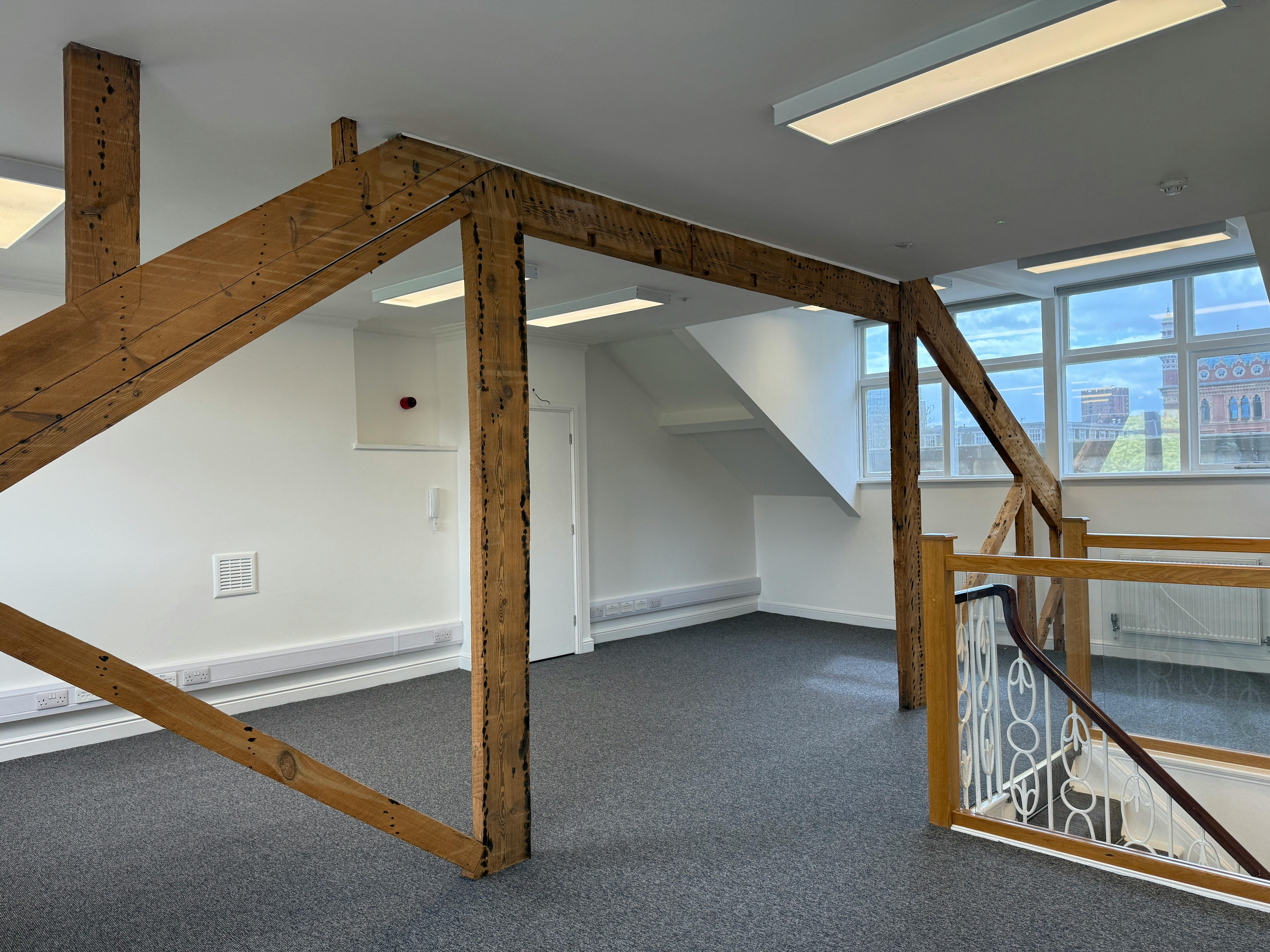 37 Park Square North, Leeds, Offices To Let - 20260416_113608743_iOS.jpg