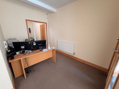 977 London Road, Leigh-on-Sea, Office / Retail To Let - WhatsApp Image 2026-04-27 at 14.12.21 (2).jpeg