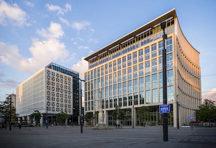 WeWork, 1 St Peter's Square, Manchester, Office To Let - StPetersSquareManchesterLowresweb_download.jpg