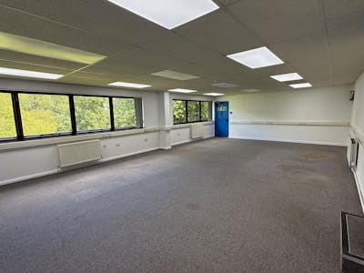 Unit 6 Cobham Centre, Westmead Industrial Estate, Swindon, Industrial / Warehouse To Let - Internal 003.jpg