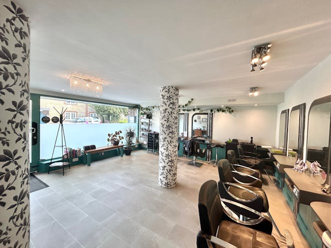 Queens House, Liphook, Retail To Let - internal3.jpg