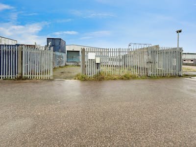 Millhead Way, Rochford, Yard To Let - 5d9795fb-WhatsApp 20Image 202026-01-08 20at 2012.14.46 20 281 29.jpeg