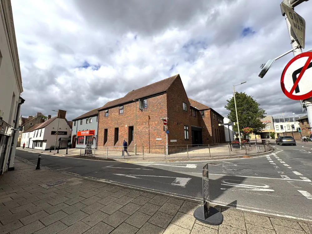 1-7 Manorsfield Road, Bicester, Office / Retail To Let - IMG_3694.jpg