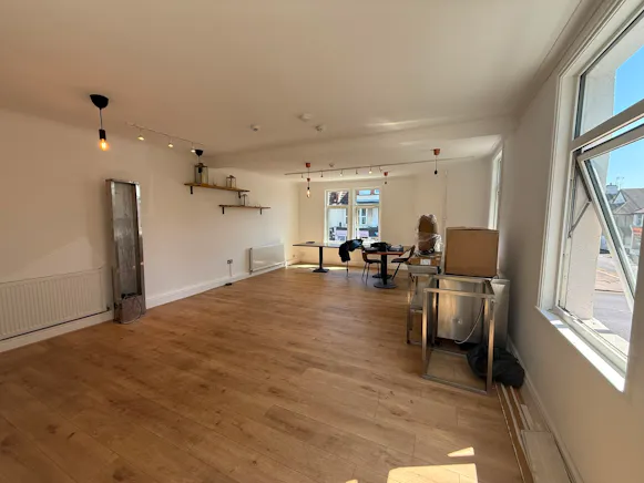 125 Leigh Road, Leigh-on-Sea, Office To Let - WhatsApp Image 2026-07-15 at 3.40.21 PM (4).jpeg