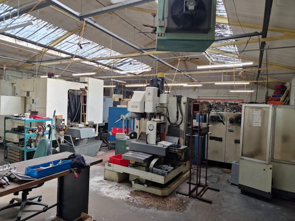 Unit 2 Lennox Road, Basingstoke, Industrial For Sale - 20250516_145120.jpg