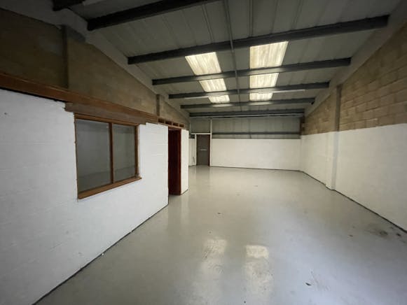 Unit 2 Thame Road Industrial Estate, Haddenham, Industrial To Let - IMG_5092.JPG