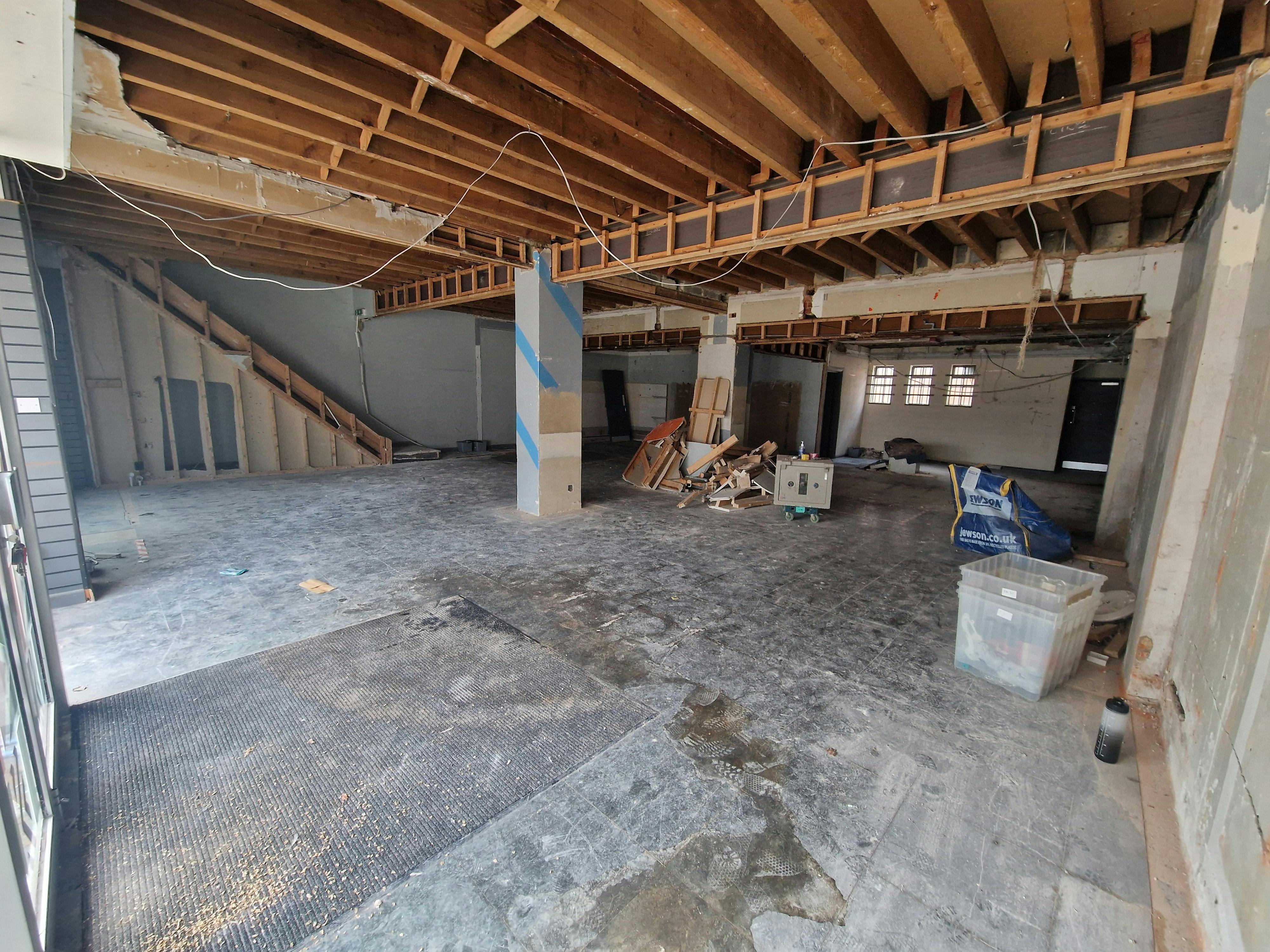 Retail/Shop in Waterlooville - photo 3