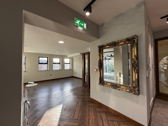 38 North Lane, Leeds, Office To Let - IMG_2170.JPG