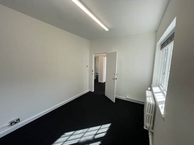 LO44 London Road Campus, Reading, Office To Let - IMG_1263.JPG