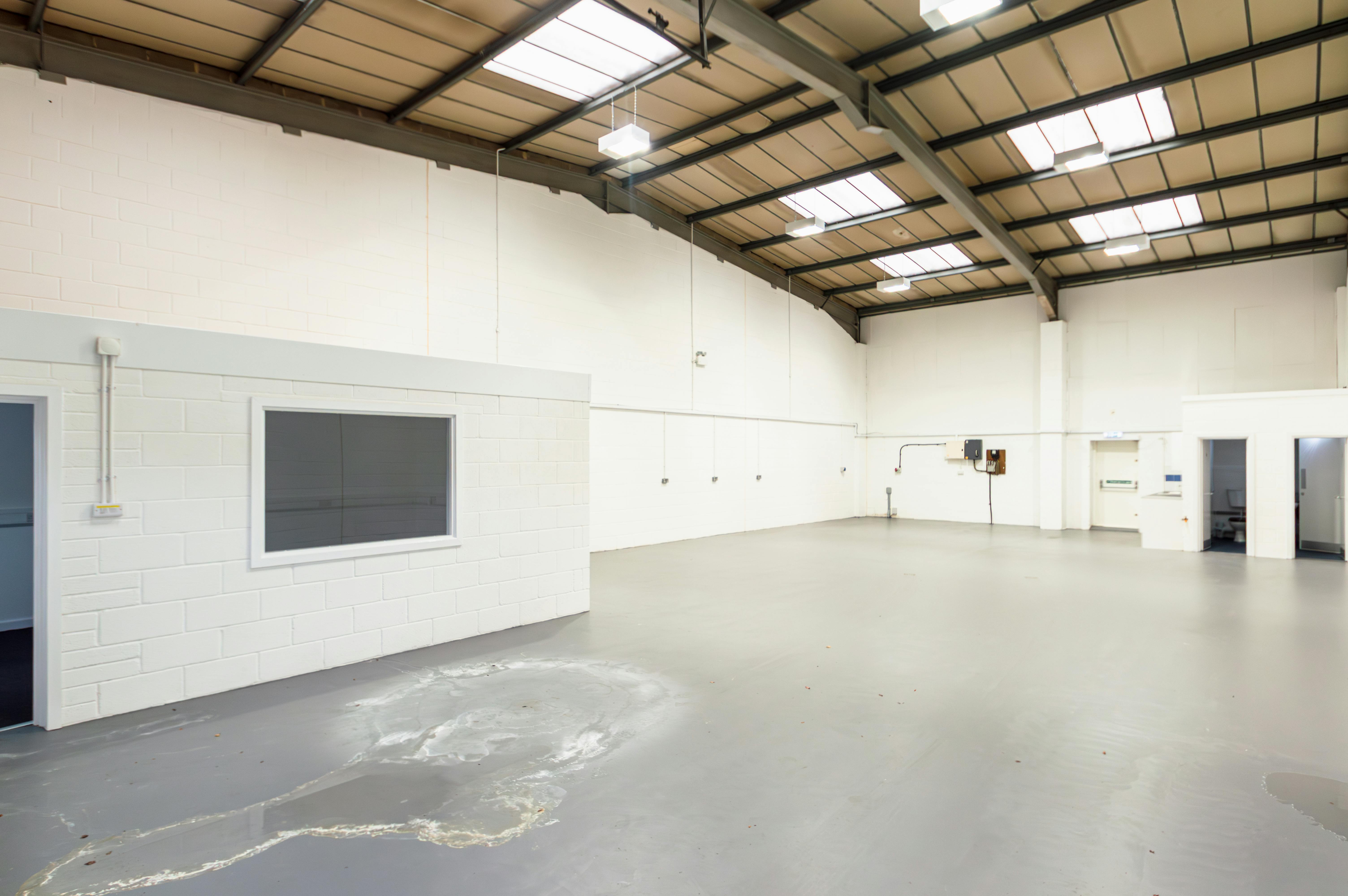 Industrial Unit in Poole - photo 3