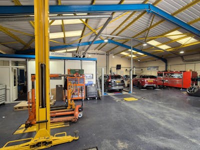 Unit 18, Stockport, Industrial/Logistics / Trade Counter To Let - 20260304_102913.jpg
