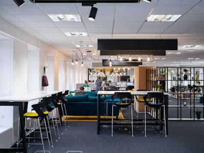 2-Work, Bank House, Leeds, Office / Serviced Office To Let - Bank House  Coworking Lounge 1_Photo_8_large.png