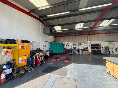 Unit 2 C R Bates Industrial Estate, High Wycombe, Industrial To Let - IMG_2695.jpeg