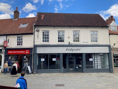 51-53 Toll Gavel, Beverley, Class E Retail / Leisure / Retail To Let - Out 3 blurred.jpg