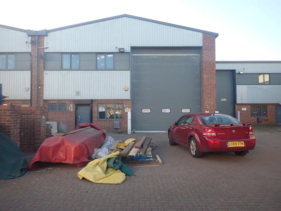 4 Orbital Business Centre, Waltham Abbey, Industrial To Let - P2060033.JPG