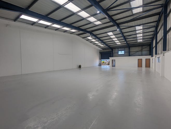 Unit D1, Sandown Industrial Estate, Esher, Warehouse & Industrial To Let - PXL_20240212_113333170.jpg