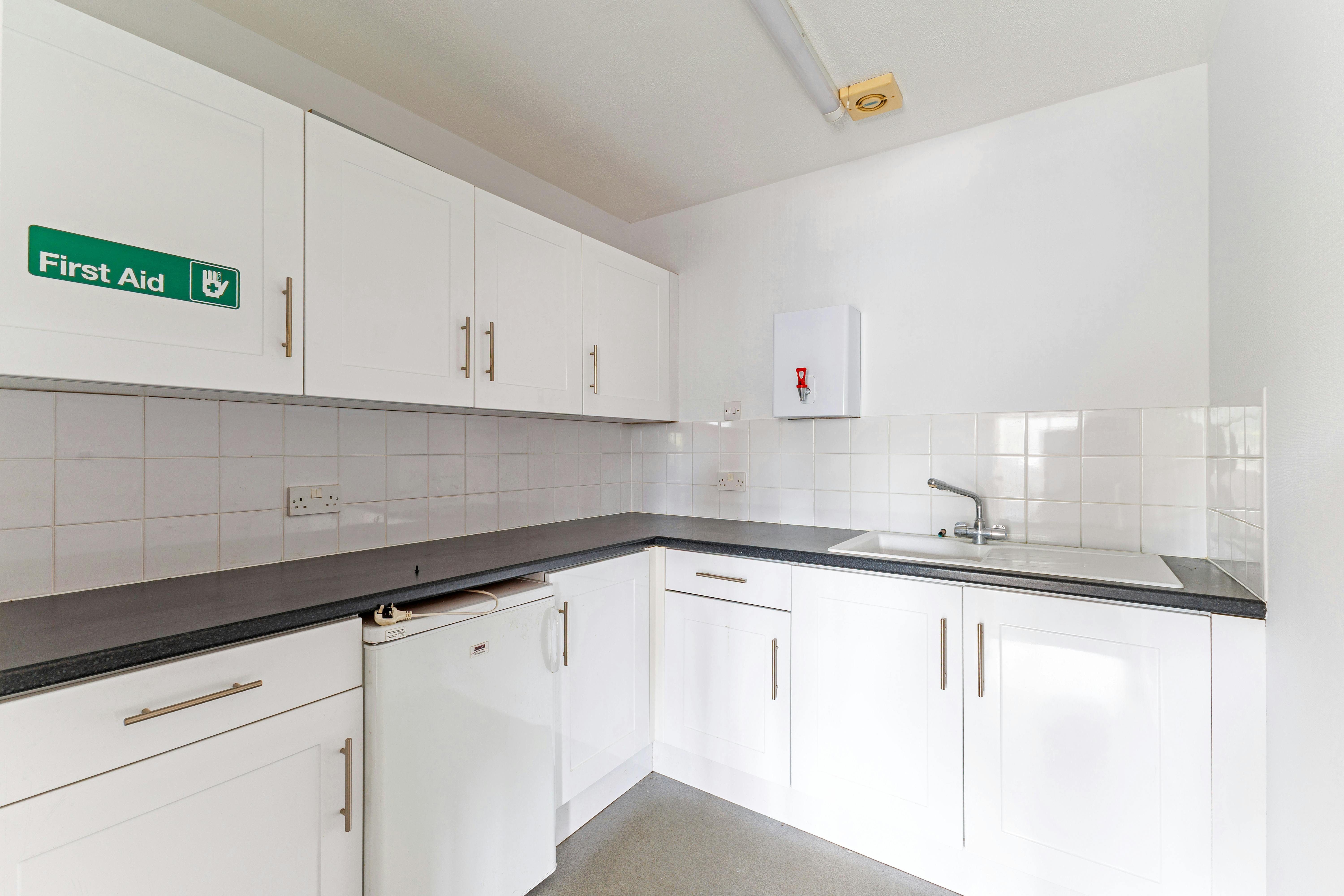 DB Marine Building, Ferry Lane, Cookham on Thames, Offices To Let - 95149_D B Marine Cookham Bridge 17.jpg