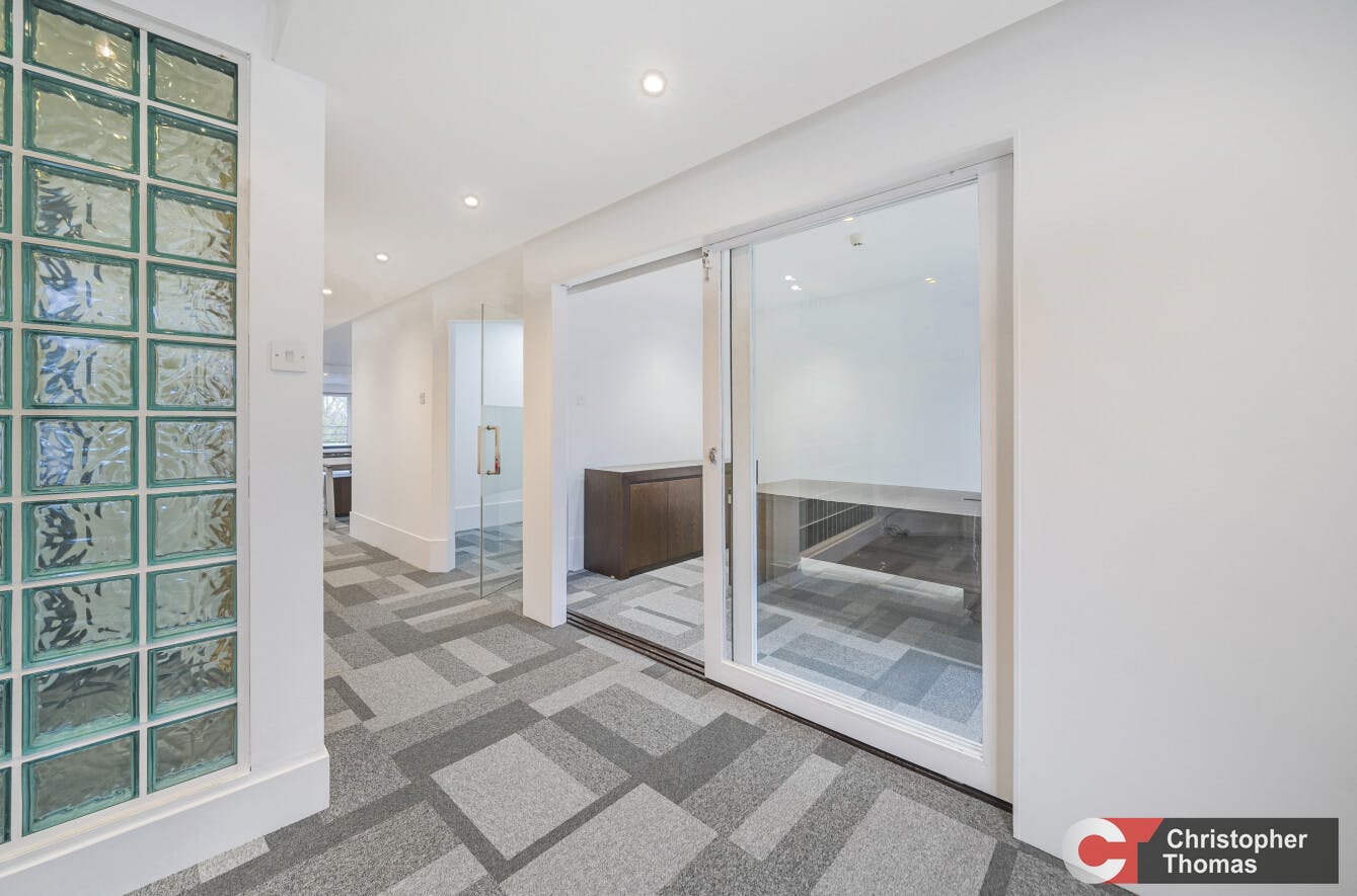 119-120 High Street, Eton, Office To Let - top floor cellular offices.jpg