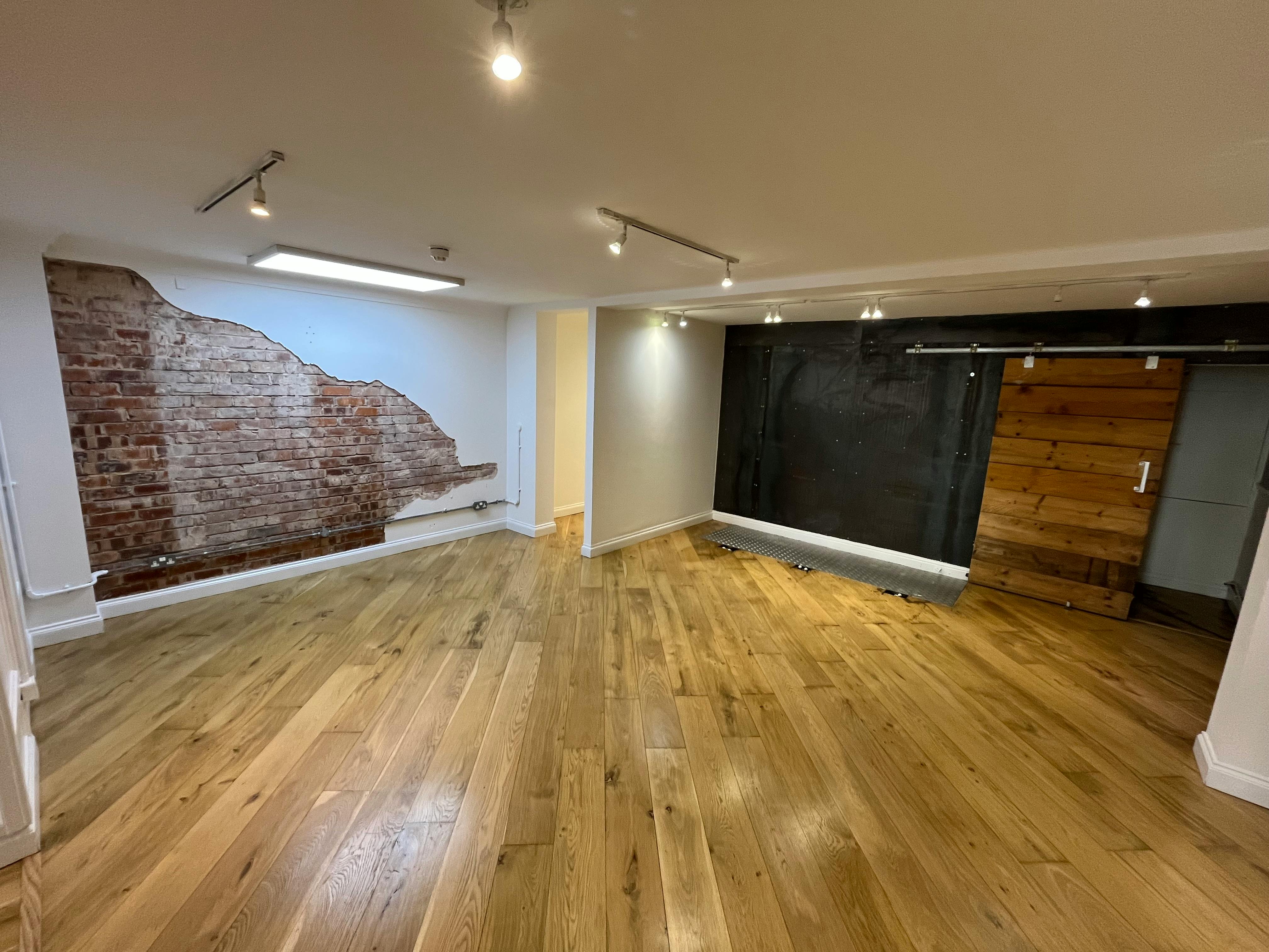 36 London Rd, Alderley Edge, Retail To Let - IMG_1210.jpg